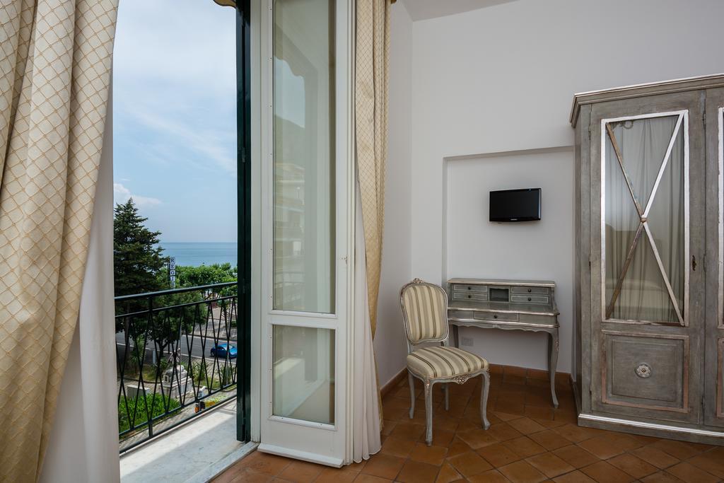 Relais San Giacomo マイオーリ 部屋 写真